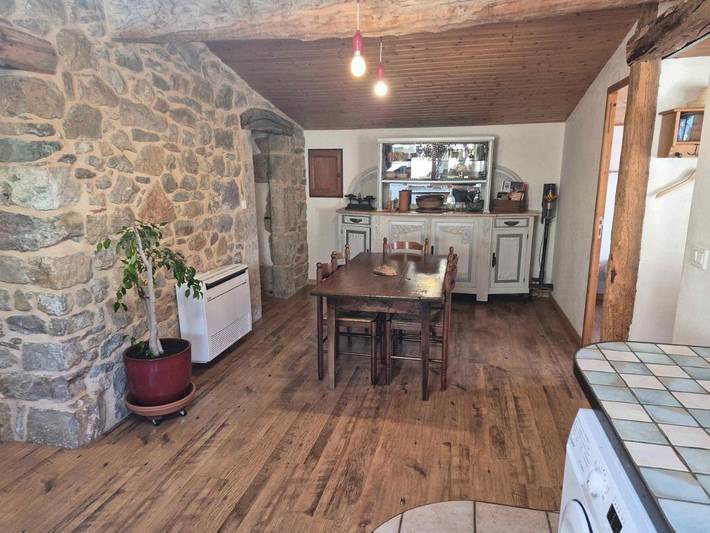 Location de vacances pour 6 personnes, avec piscine ainsi que balcon et jacuzzi à La Cresse - 2