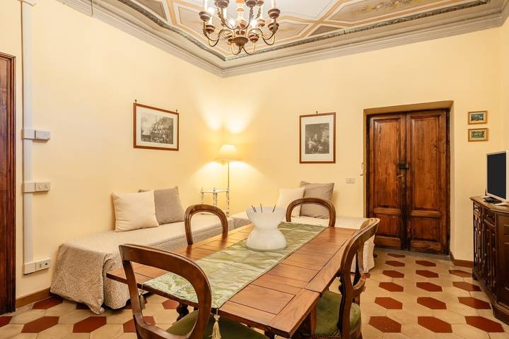 Ganze Wohnung, Ferienwohnung 'Cavaliere' mit privatem Pool, privater Terrasse und Wlan in Lucca, Lucca Provinz