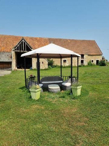 Location de vacances pour 4 personnes, avec jardin à La Berthenoux