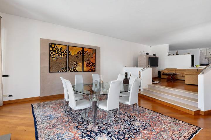 Villa 'In Langa' mit Bergblick, privatem Pool und Wlan in Belvedere Langhe, Langhe