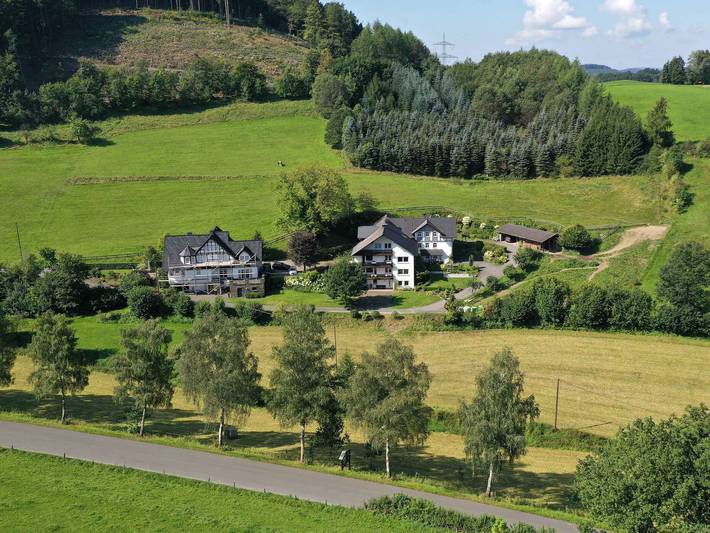 Appartement entier, Appartement "Beilwert" avec vue sur les montagnes, terrasse privée et Wi-Fi in Schmallenberg, Arrondissement du Haut-Sauerland