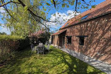 Location de vacances pour 6 personnes, avec jardin, animaux acceptés à Leuze-en-Hainaut