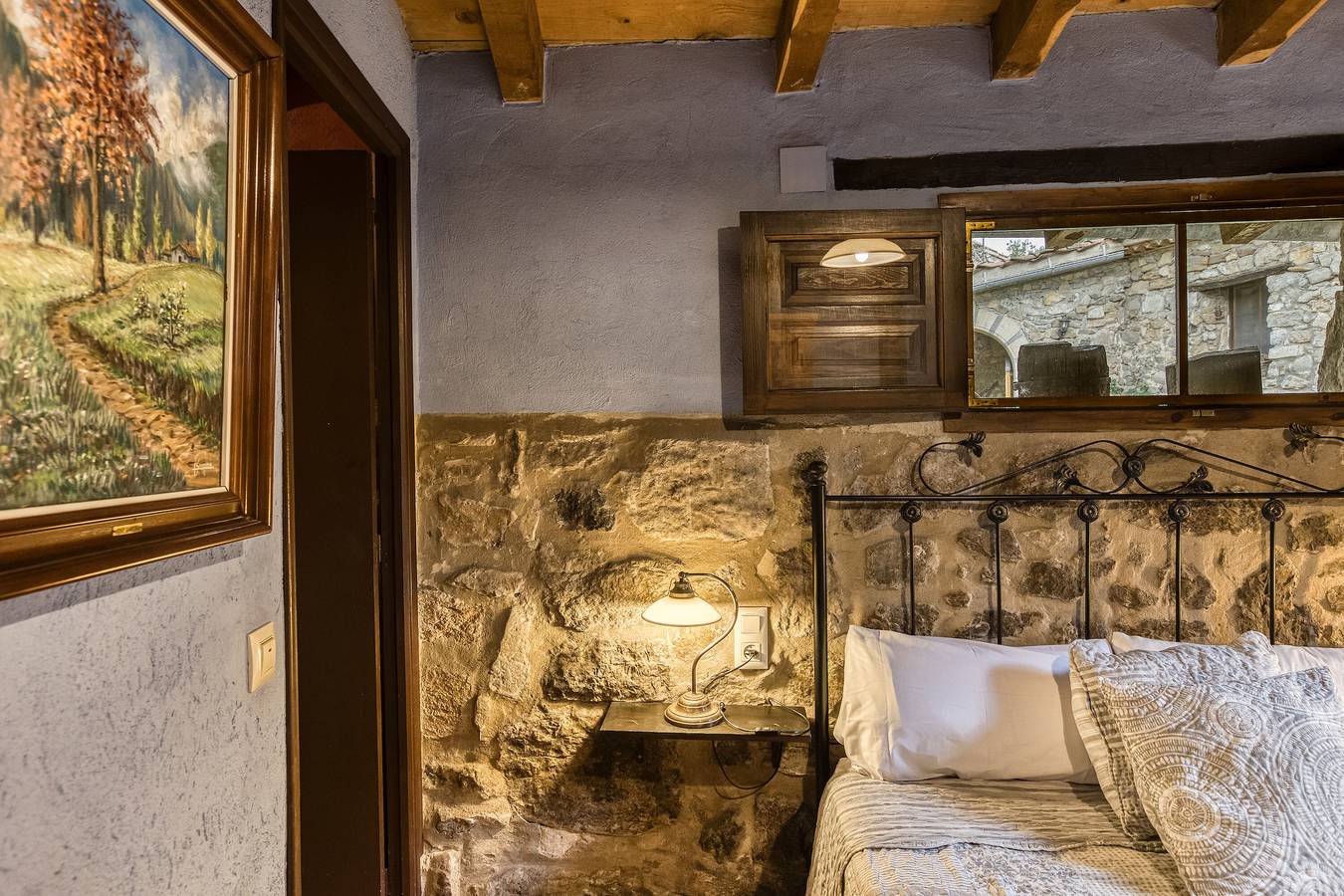 Habitación 'Viura' con vistas a la montaña, piscina compartida y terraza compartida in Montagut y Oix, Garrotxa