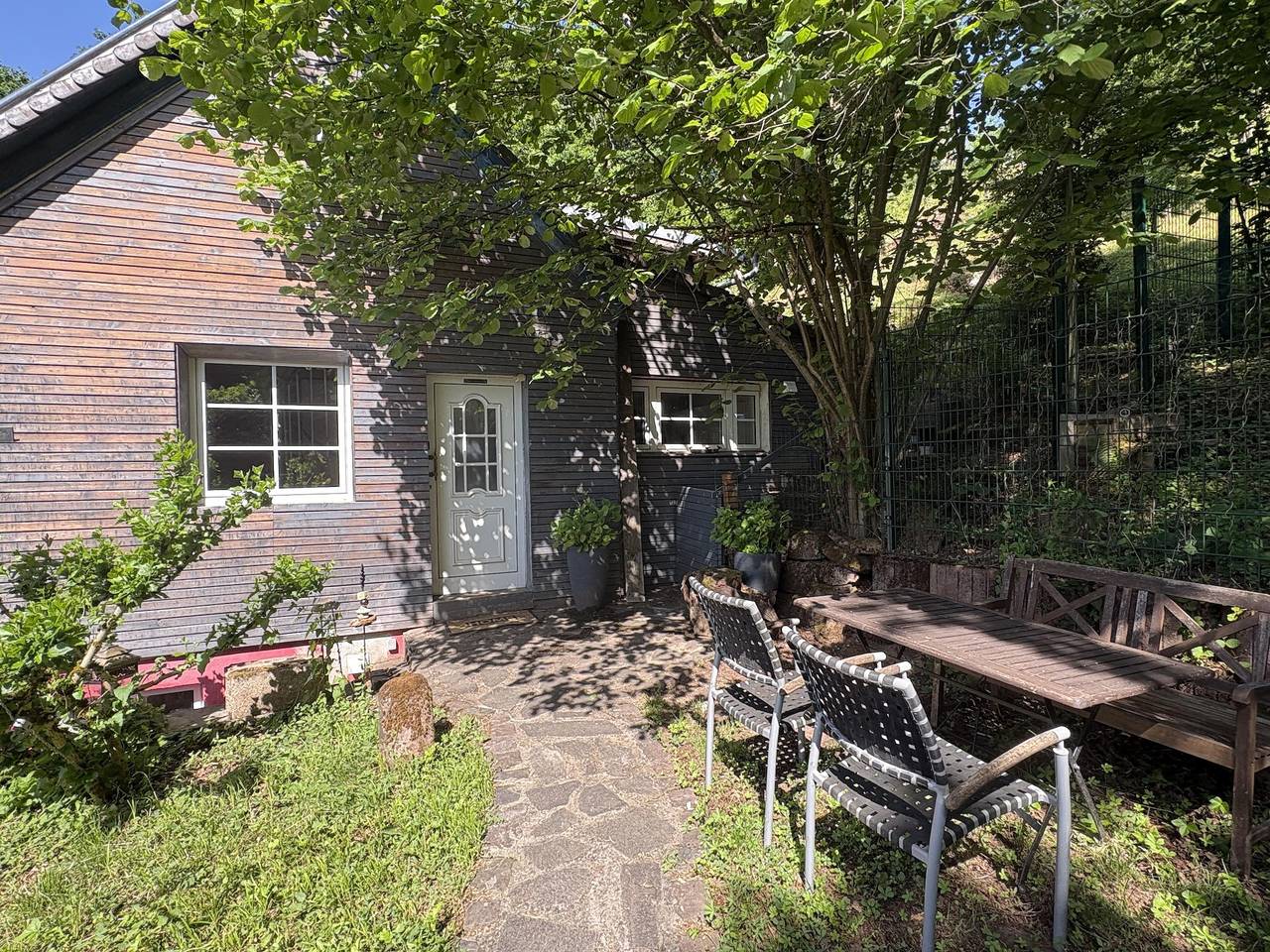 Ganze Ferienwohnung, Appartement/Fewo, Dusche und Badewanne, 1 Schlafra in Dahn, Landkreis Südwestpfalz