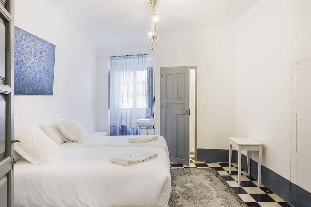 20Km From Granada Boutique Hotel cataloged with more than 150 years. Reformed in Zujaira, Pinos Puente