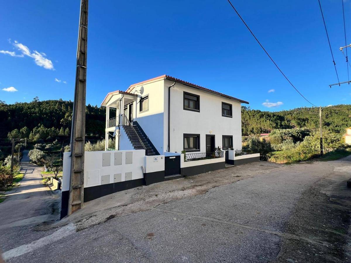 Two-Bedroom House in Vila de Rei, Distrito de Castelo Branco