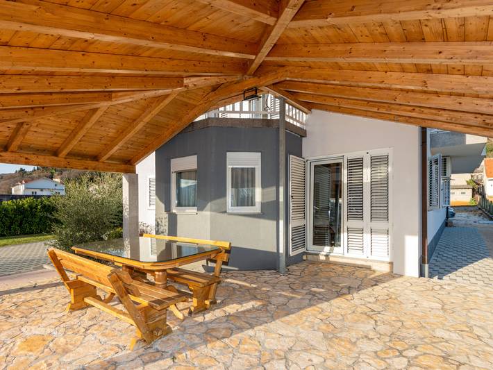 Matanovi dvori in Imotski, Makarska Riviera