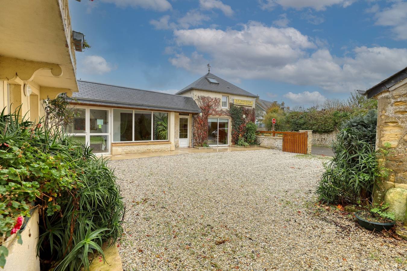 Geräumiges Haus mit Garten in der Nähe von Le Bouffay in Commes, Bayeux und Umgebung
