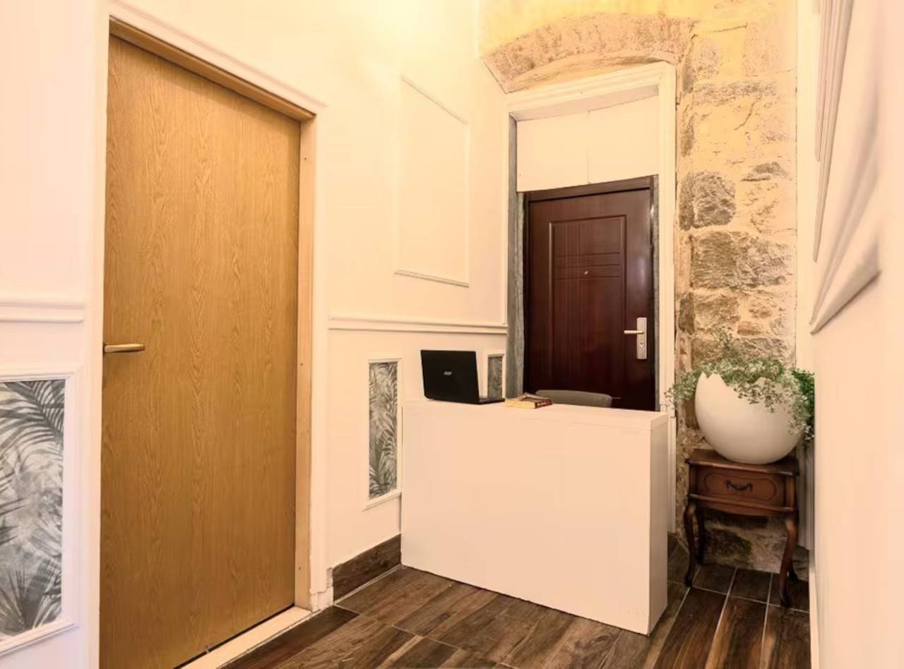 Silver Gate Rooms-Diocletian's Palace - Six-Bed Room 2 in Split, Split-Dalmatië