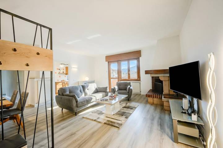 Appartement entier, Casa Alexander - Lake Garda Apartment with Terrace in Riva del Garda, Montagnes autour du lac de Garde