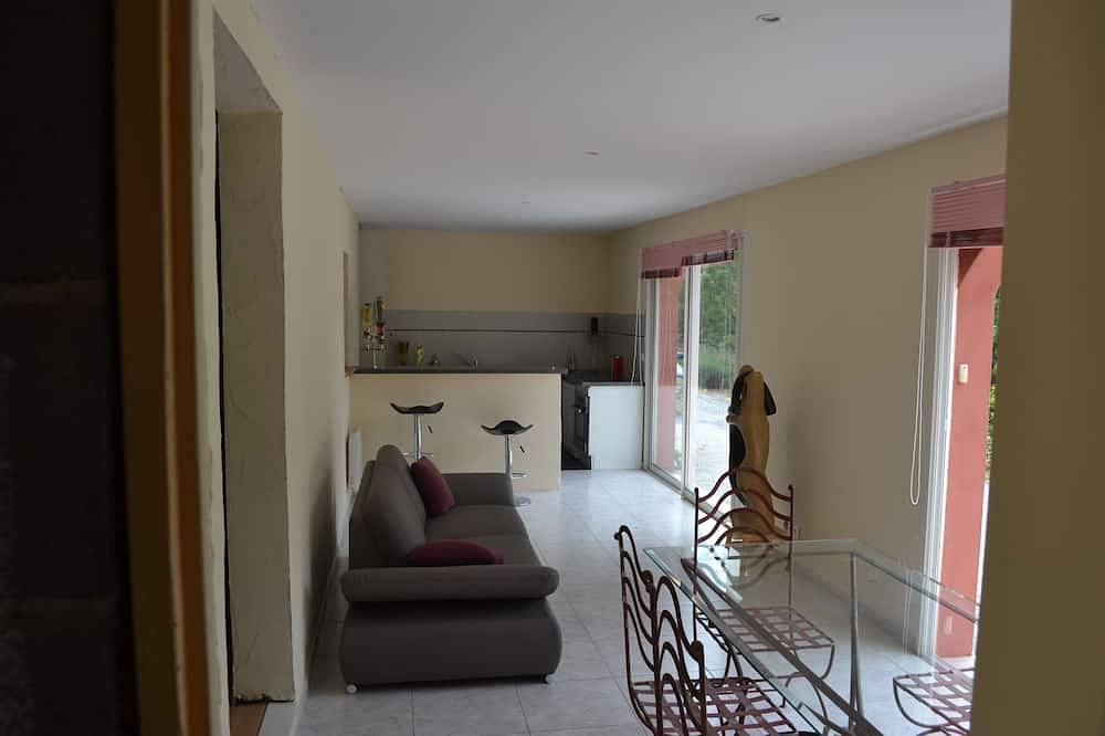 Maison avec piscine, terrasses et vues d'exception. in Dio-et-Valquières, Région de Lodève