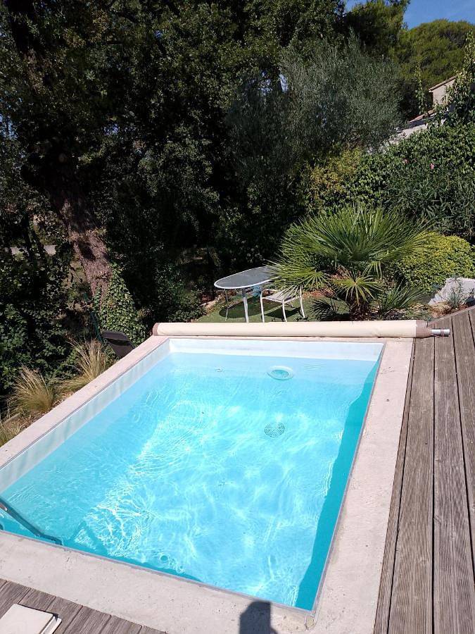 Chalet para 4 personas, con jardín y piscina - 1