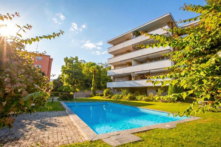 Ferienwohnung für 4 Personen, mit Terrasse und Pool, kinderfreundlich in Minusio