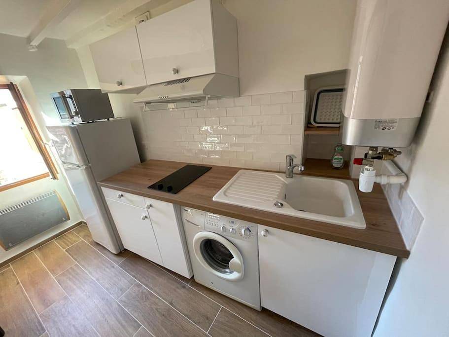 Appartement entier, One-Bedroom Apartment in Sainte-Agnès, Côte méditerranéenne (France)