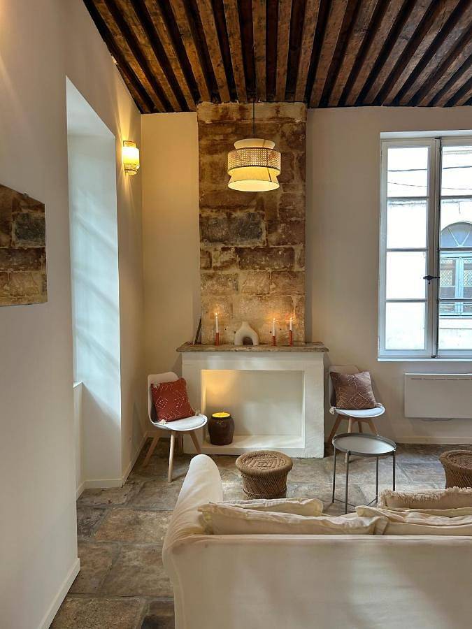 Appartement entier, Une Nuit en Provence Appartement Authentique in Beaucaire, Région de Nîmes