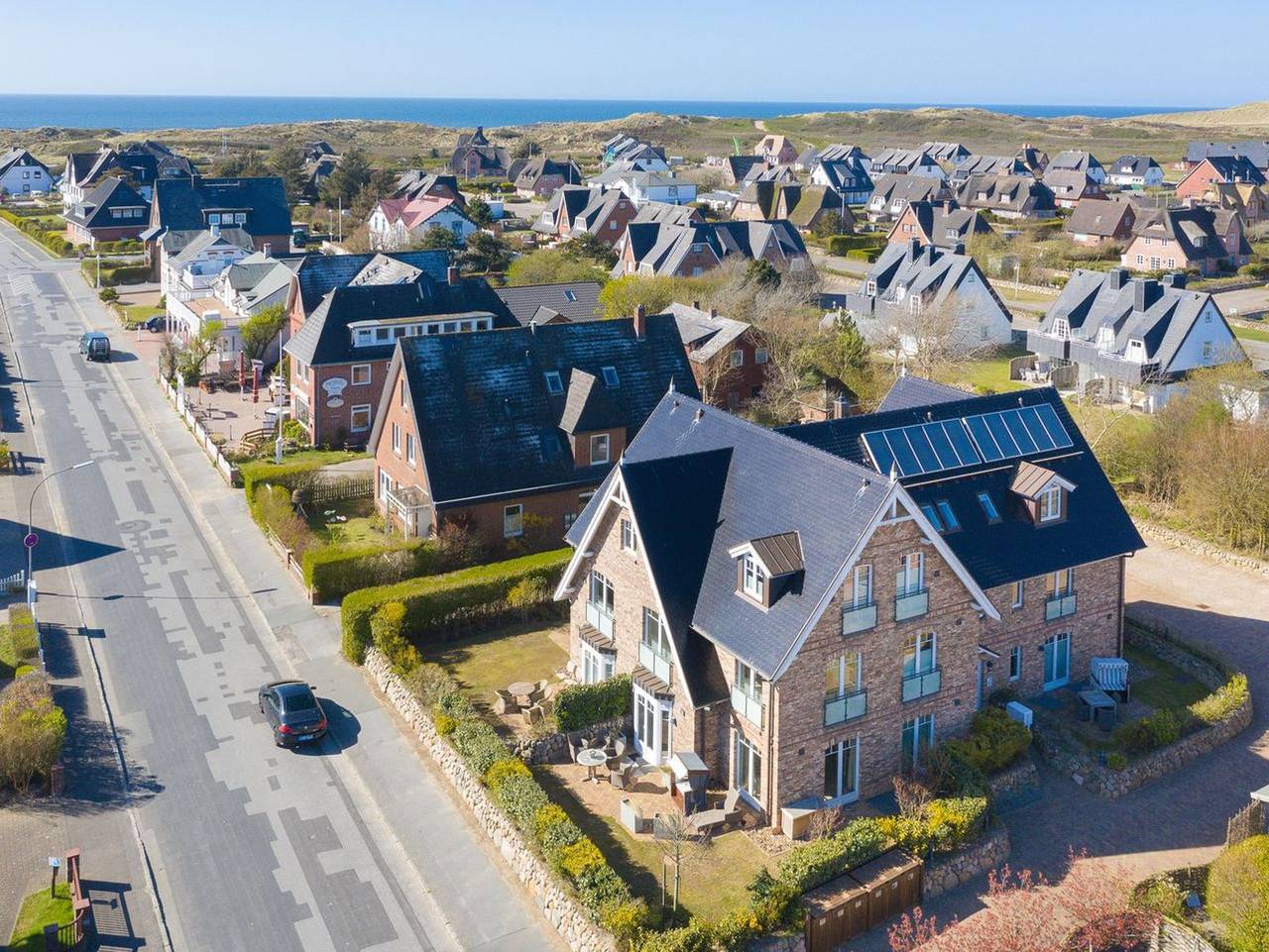 Ganze Ferienwohnung, Landhaus Berthin-Bleeg, App. 1 Inselgrün - Top Lage. Wellness. Luxuriöse Ausstattung. Und sogar 2 Terrassen. in Wenningstedt, Sylt