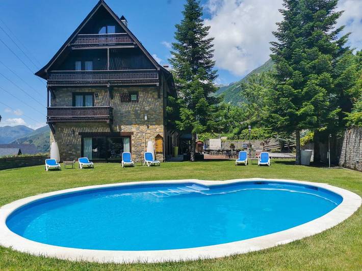 Hôtel pour 2 personnes, avec vue ainsi que piscine et jardin dans Baqueira Beret - 2