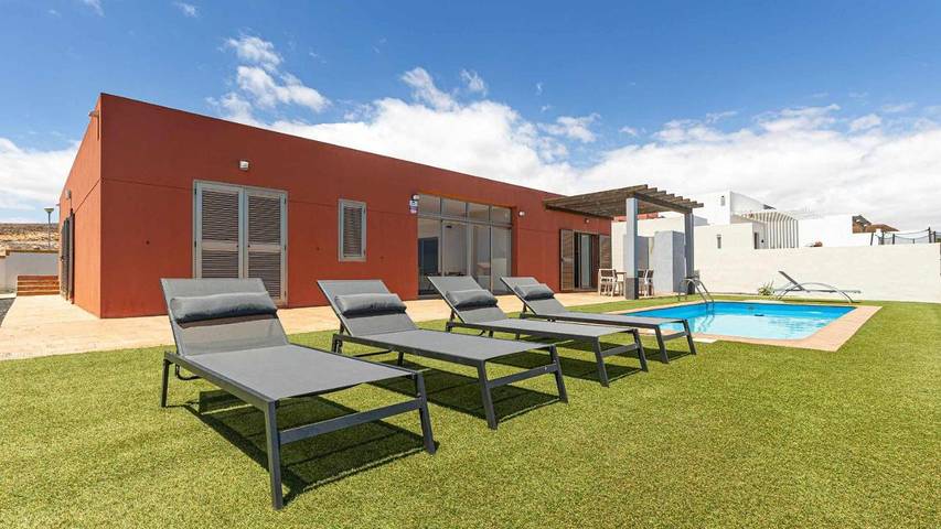 Villa pour 6 personnes, avec vue ainsi que jardin et piscine