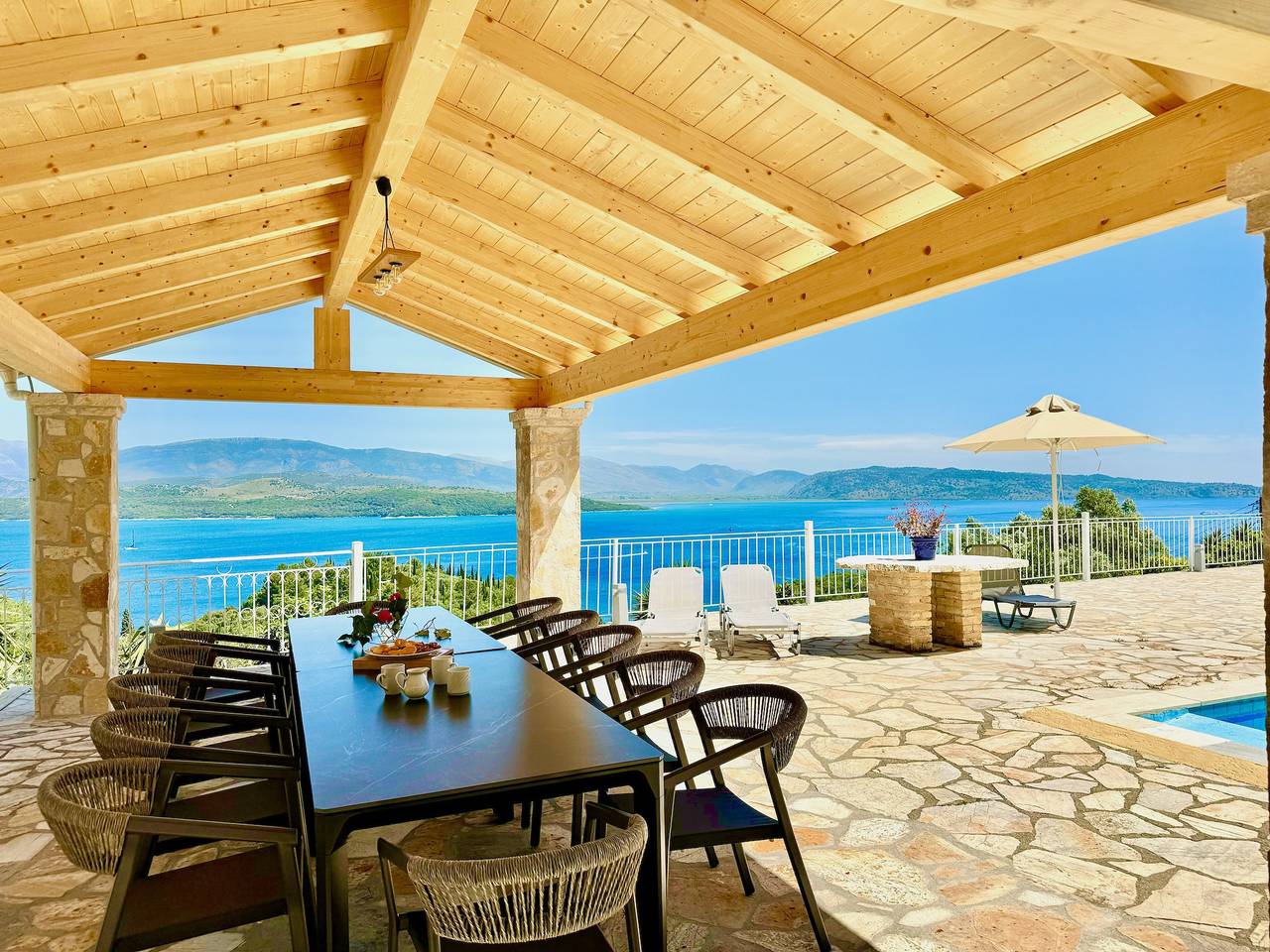 Villa Varvara Kerasia with private pool in Paralia Kerasia, Corfú