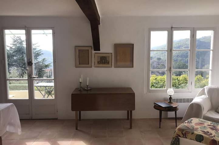 Location de vacances pour 4 personnes, avec jardin ainsi que terrasse et piscine à Claviers - 4