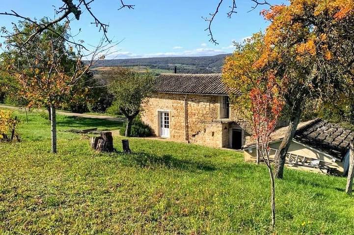 Maison de vacances pour 2 personnes, avec jardin et terrasse dans Saône-et-Loire