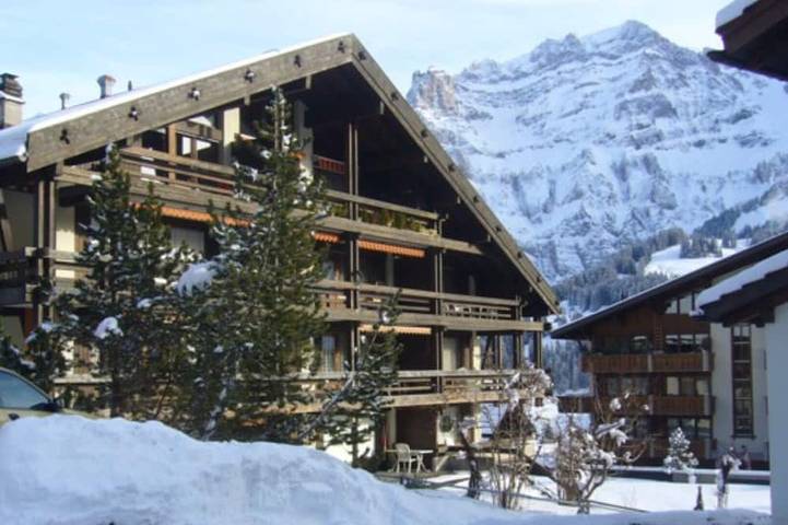Ferienwohnung für 6 Personen, mit Balkon und Pool in Adelboden