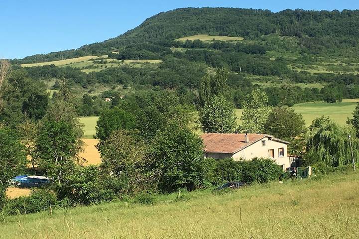 Location de vacances pour 6 personnes, avec Balcon ainsi que Jardin et Piscine à Chalabre