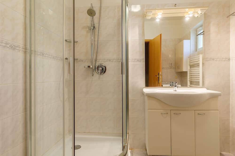 Ganze Wohnung, Schöne Wohnung für 5 Gäste mit Klimaanlage,  W-Lan, Tv und Balkon in Balatonőszöd, Plattensee Südufer