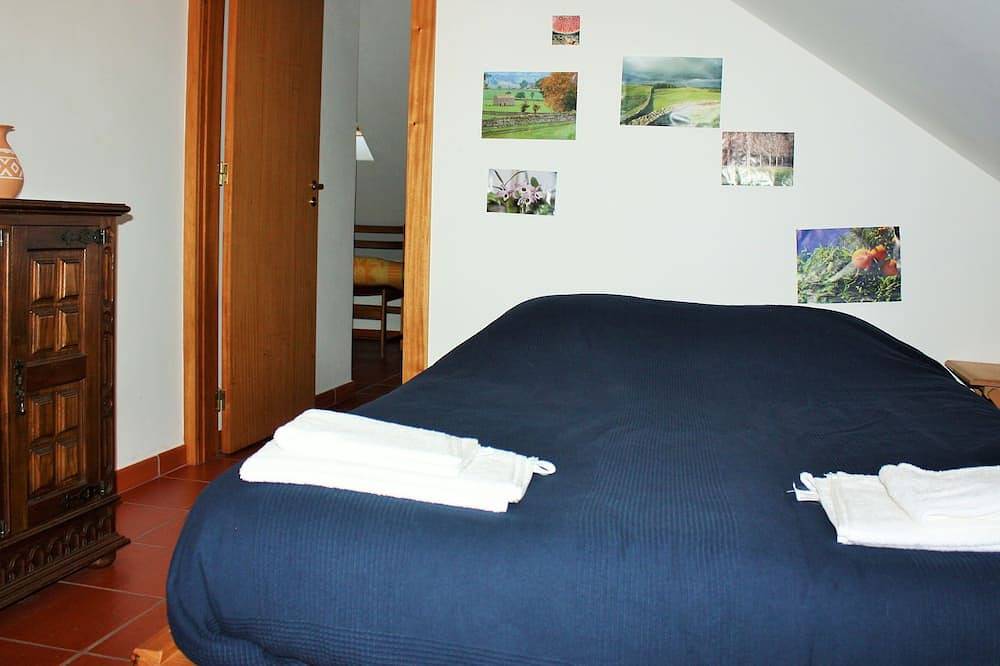 Fantastic holiday villa with pool, near the course and the beach. in Forjães, Braga District