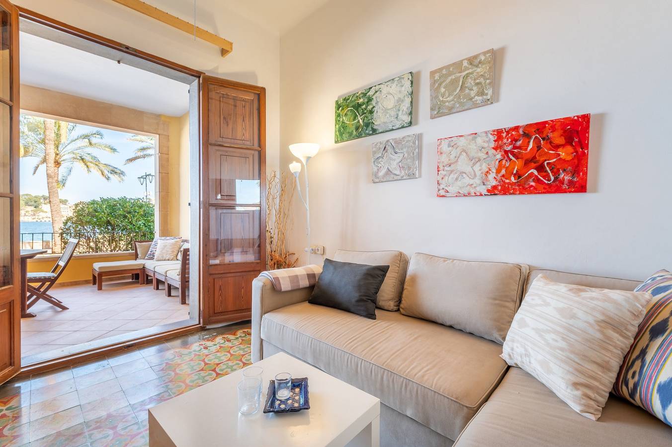 Apartamento entero, Precioso apartamento en la playa con hermosas terrazas, aire acondicionado y Wi-Fi in Puerto de Sóller, Sóller