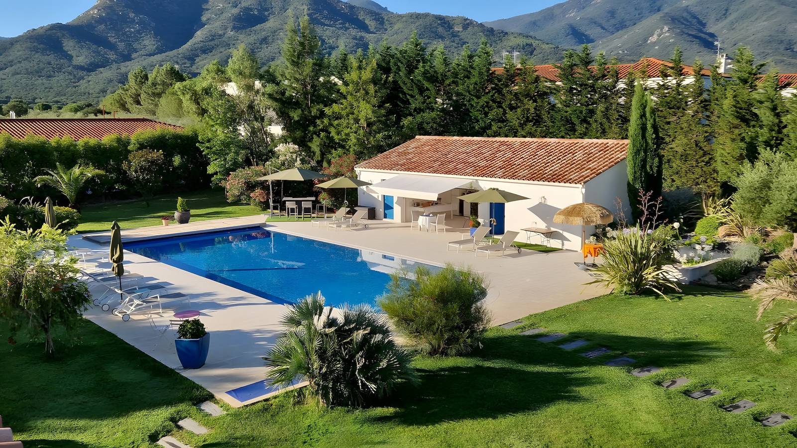 Bed and Breakfast 'Suite Neoulous' con vistas a la montaña, Wi-Fi y aire acondicionado in Sorède, Costa mediterránea (Francia)