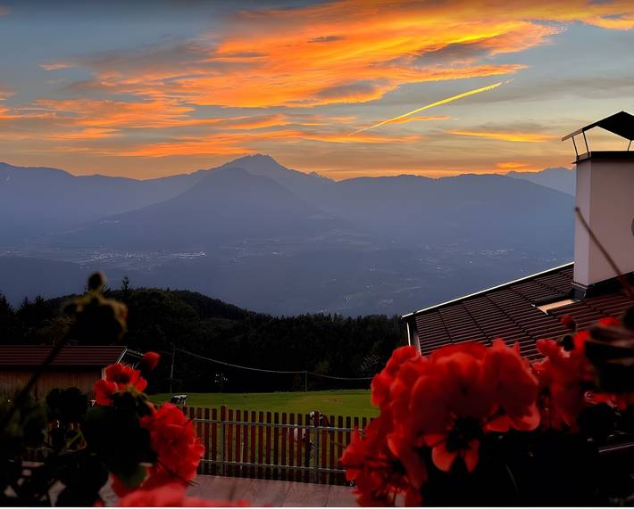 Entire apartment, Eichernhof Apartment Apfelblüte – Delicious Vital Breakfast and Dinner Available on Request in Vöran, Sarntal Alps
