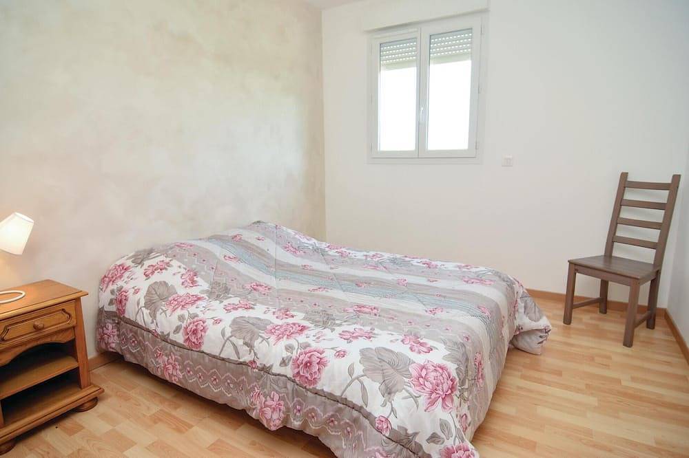 Acogedora casa de 2 dormitorios en Le. in Le Sambuc, Arlés