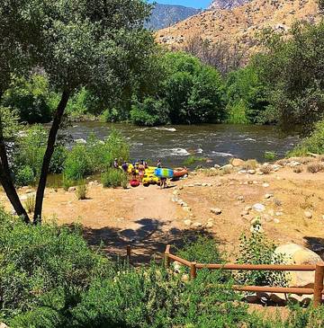 Log Cabin for 12 Guests in Kernville, Sequoia National Park, Picture 1