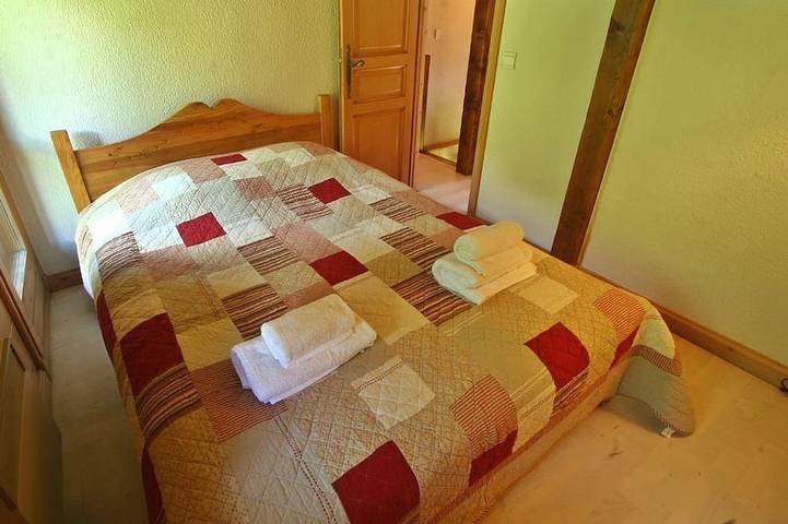 4 bedroom chalet less than 10 minutes walk to the centre of Chamonix in Brevent-Flegere, Chamonix