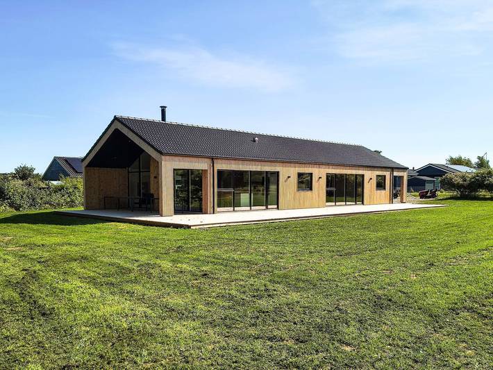 Vakantiehuis voor 10 personen, met Terras in Langeland