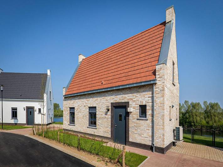 Premium water 6p villa in Thorn met tuin