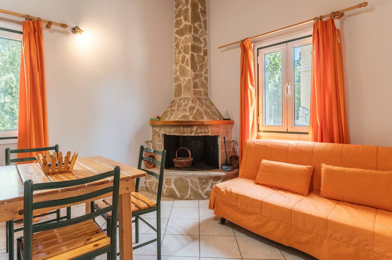 Ferienhaus 'Maisonette mit privatem Innenhof 5' mit Bergblick, Wlan und Klimaanlage in Kynouria