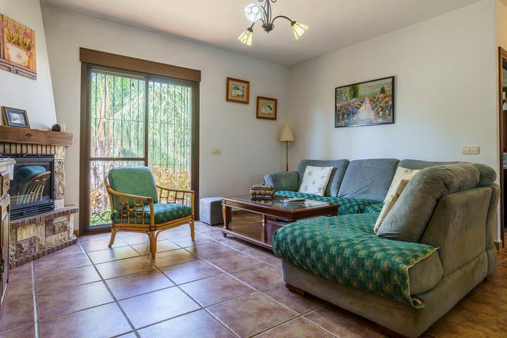 Holiday Home 'La Huerta Del Sur' with Mountain Views, Wi-Fi & Air Conditioning in Alhaurín el Grande, Cordillera Penibética