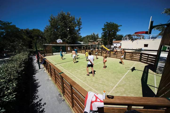Camping pour 4 personnes, avec piscine et terrasse, animaux acceptés à Saint-Georges-d'Oléron - 4