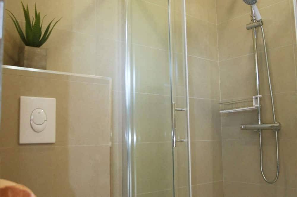 Apartamento entero, Apartments Mi&Ni - Two Bedroom Apartment with Balcony and Sea View in Cavtat, Condado de Dubrovnik-Neretva