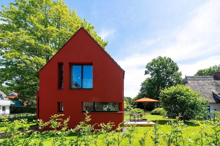 Luxus-Ferienhaus für 4 Personen, mit Terrasse und Garten in Prerow