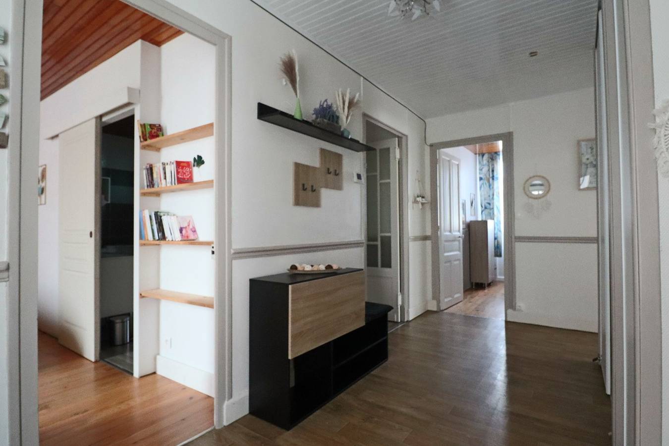 Holiday Home 'Les Lavandes' with Mountain View and Wi-Fi in La Bourboule, Volcans d'Auvergne Regional Nature Park