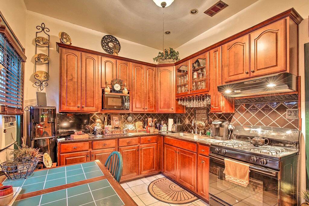 San Antonio Rental w/ Courtyard: Walk to Riverwalk in San Antonio, Bexar County