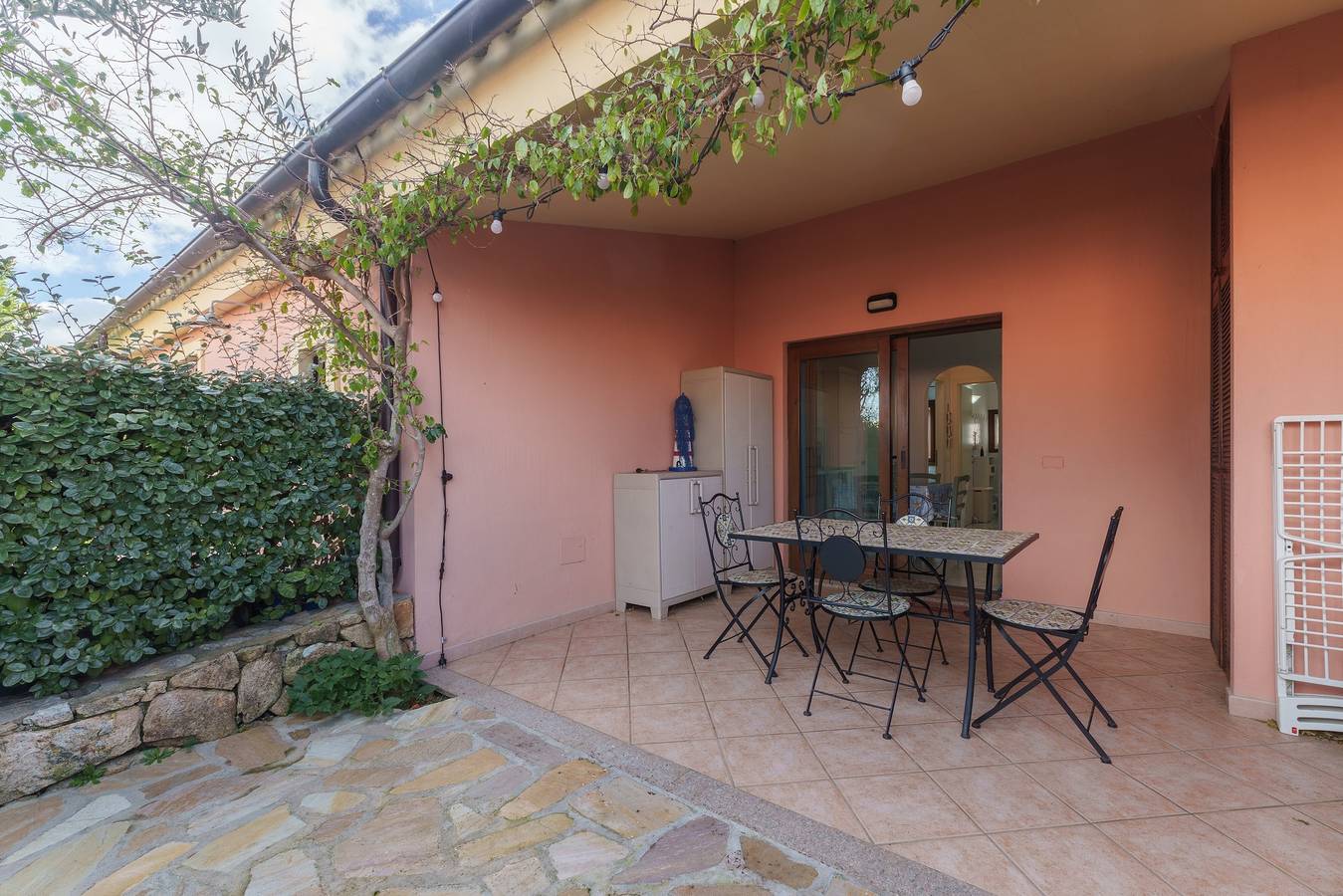 Appartamento intero, Appartamento 'Casa Vacanze Gelso' con Piscina Condominiale, Giardino Privato e Aria Condizionata in Maltineddu, Olbia