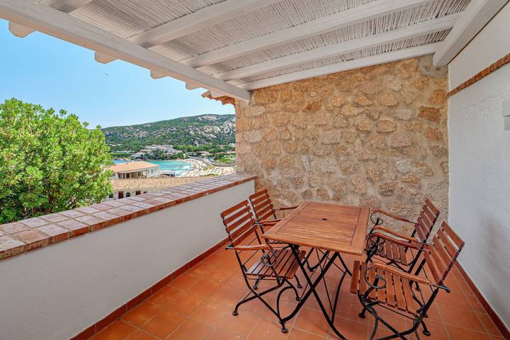 Appartamento intero, Appartamento 'Casa Belvedere Baja Vista Mare' con vista mare, piscina in comune e terrazza privata in Baja Sardinia, Arzachena