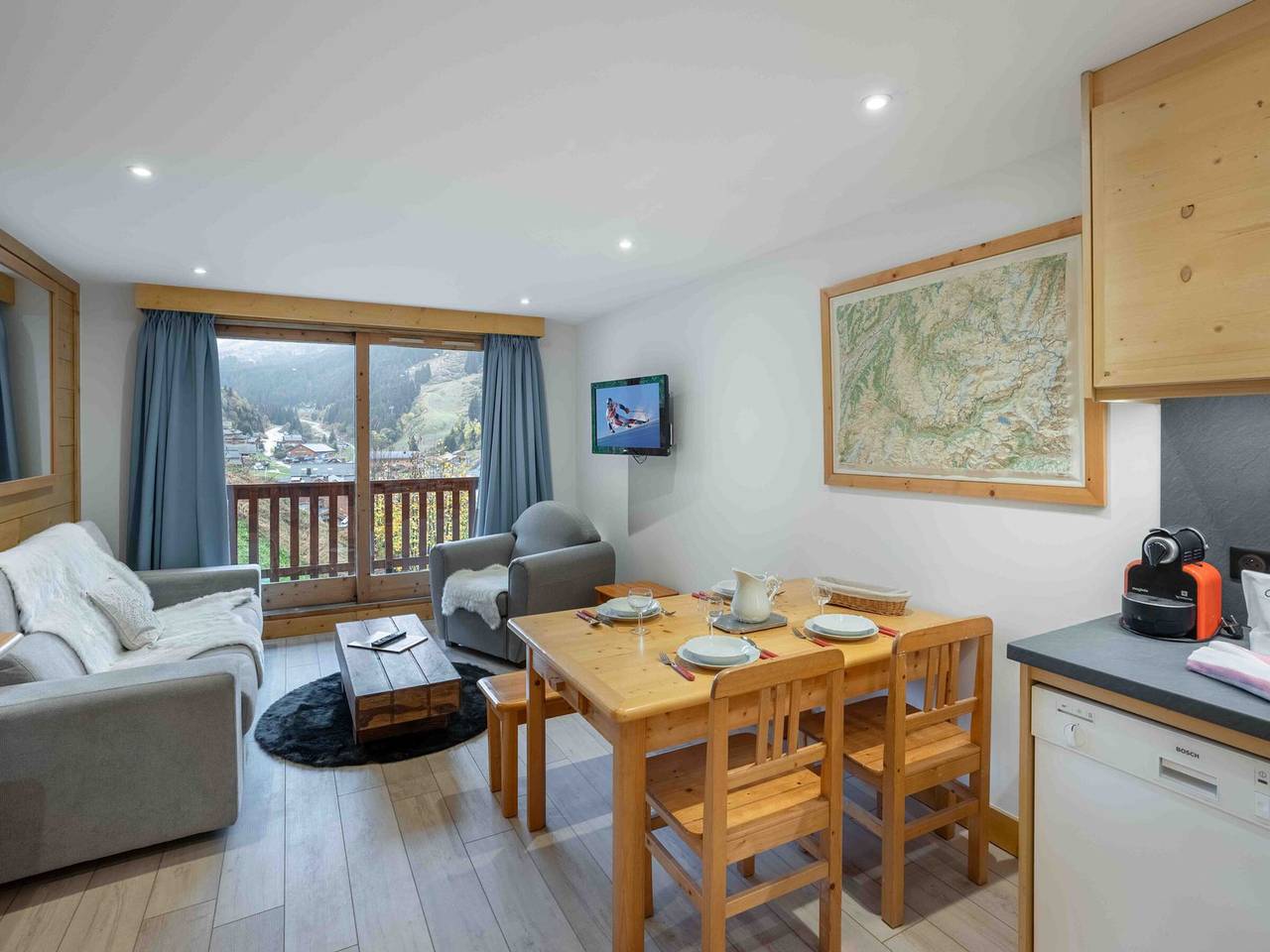 Entire apartment, Prime Location Apartment in Méribel: Sleeps 4, Ski In/Out, Near Esf & Shops in Méribel, Les Allues