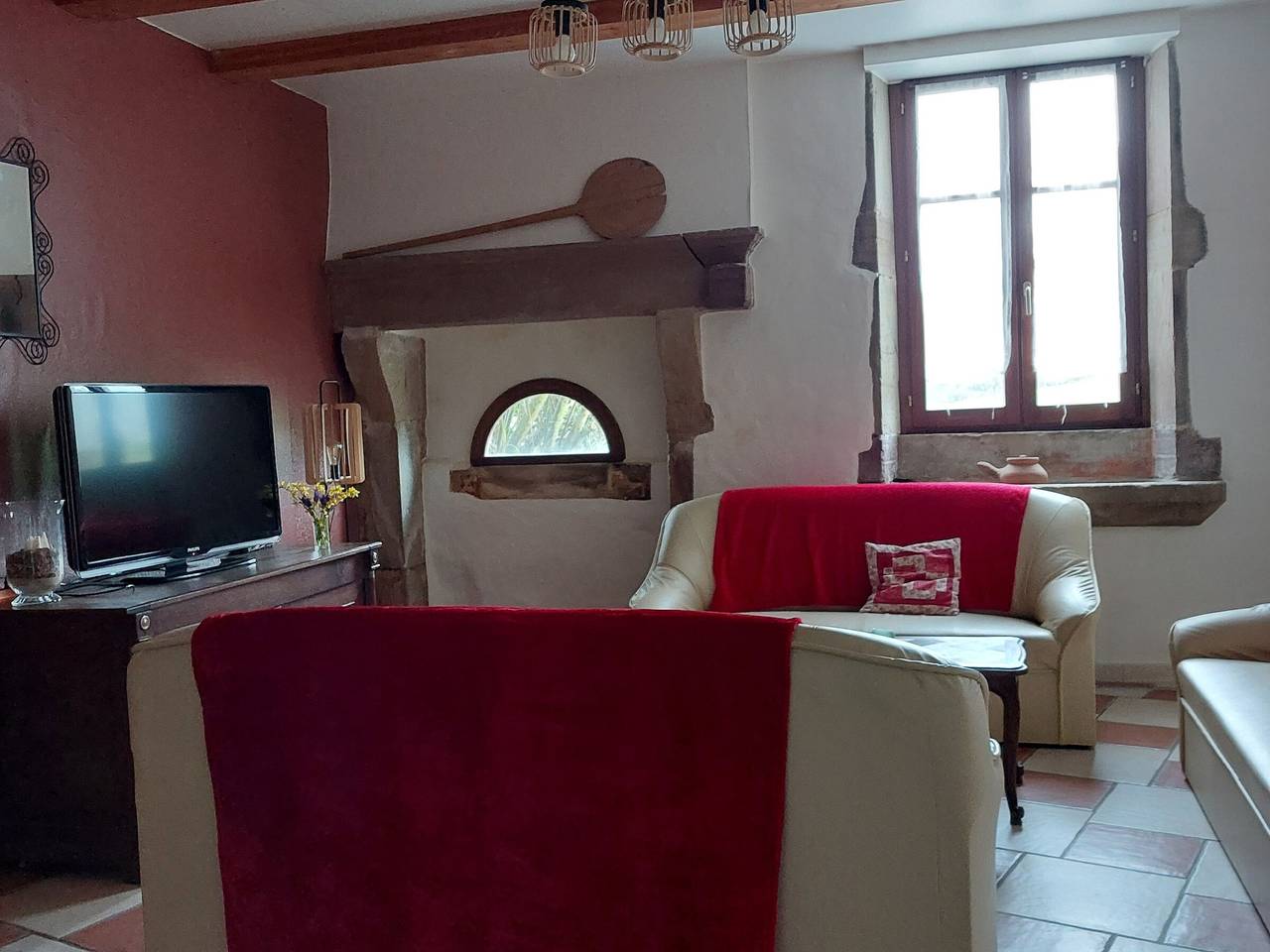 Charmant gîte historique avec terrasse, salle de jeux, et recharge électrique – proche Vittel & Contrexéville in Serocourt, Neufchâteau