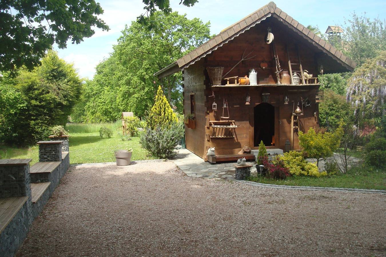 Chalet atypique, entre lac Léman et montagnes pour 2 personnes. in Sciez, Région de Thonon-les-Bains