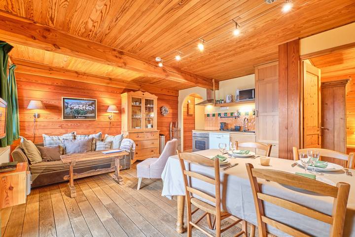 Entire apartment, 4-person apartment in chalet with spa – cozy and bright in Villard-Reculas, Écrins National Park